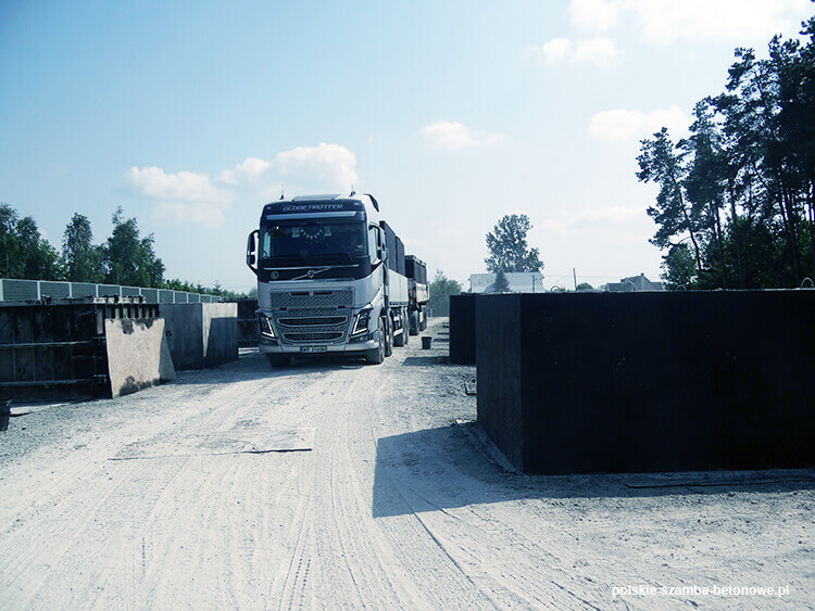 Transport szamb betonowych  w Parczewie